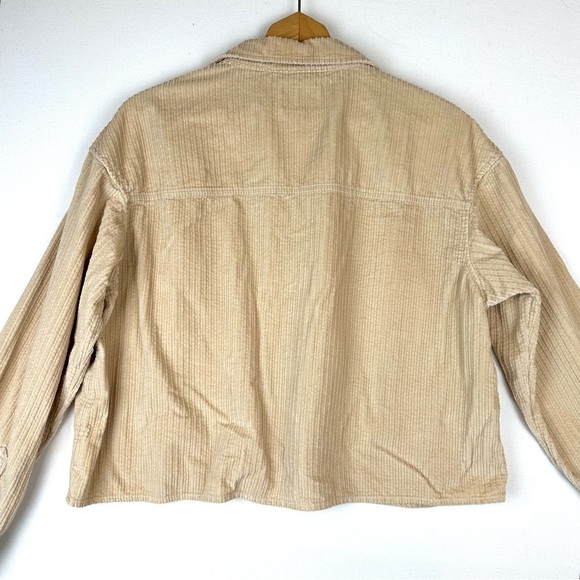American Eagle Cropped Corduroy Shacket - Picture 4 of 8